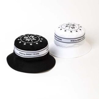 TAPE DESIGN BUCKET HAT